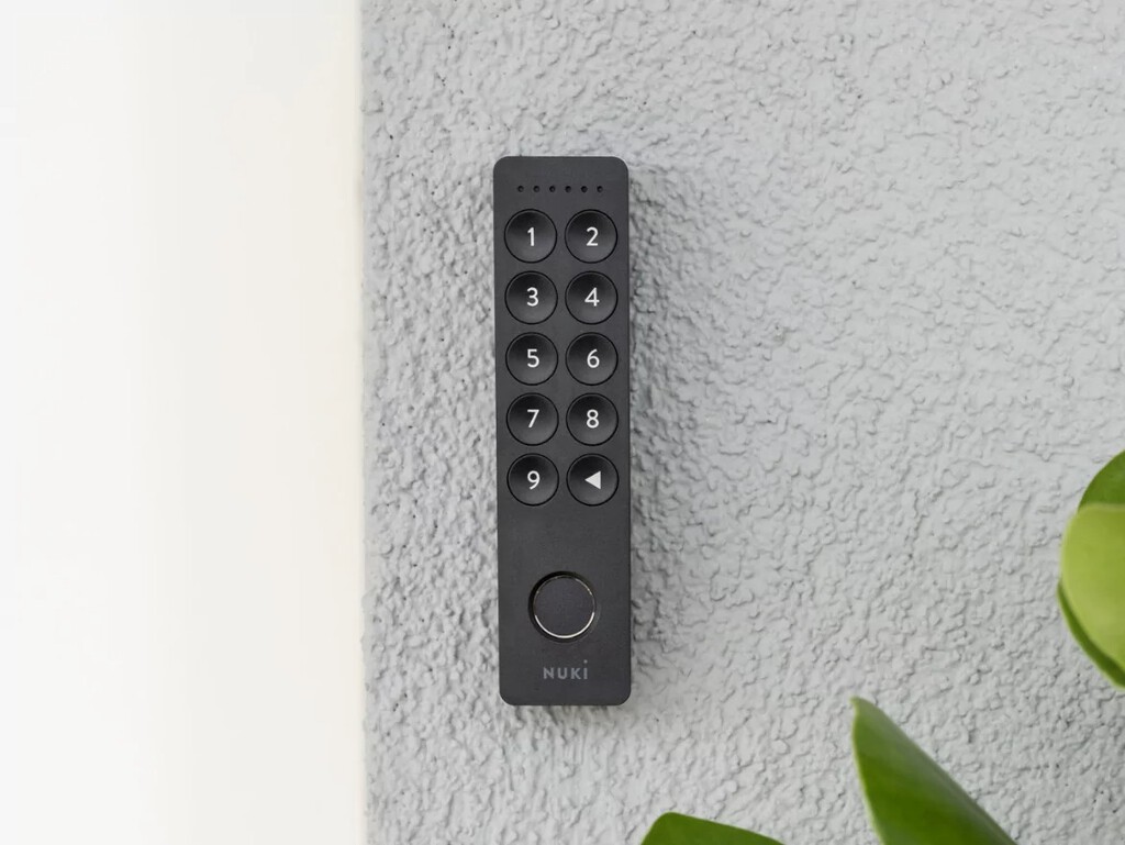 Nuki ha già il suo nuovo sistema per aprire la porta di casa.  Usa la tua impronta digitale e connettiti alla serratura in modalità wireless